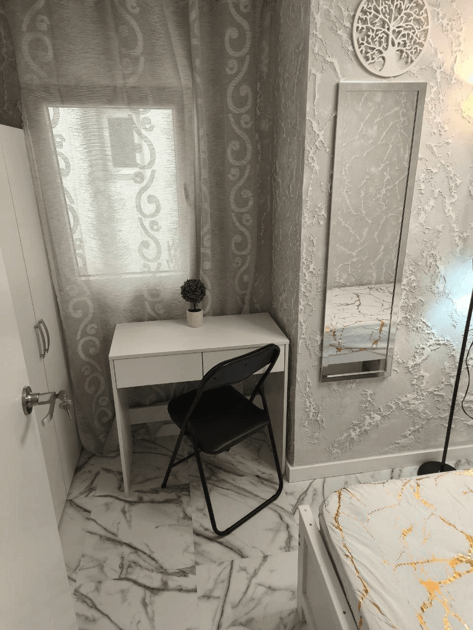 Wohnung mit 5 Zimmern in Xirivella zu verkaufen, renoviert.