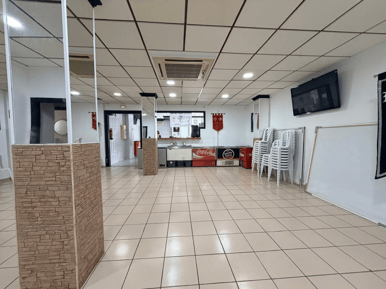 Amplia Casa de Pueblo en el Corazón de Denia - Ideal para Familias o Inversores