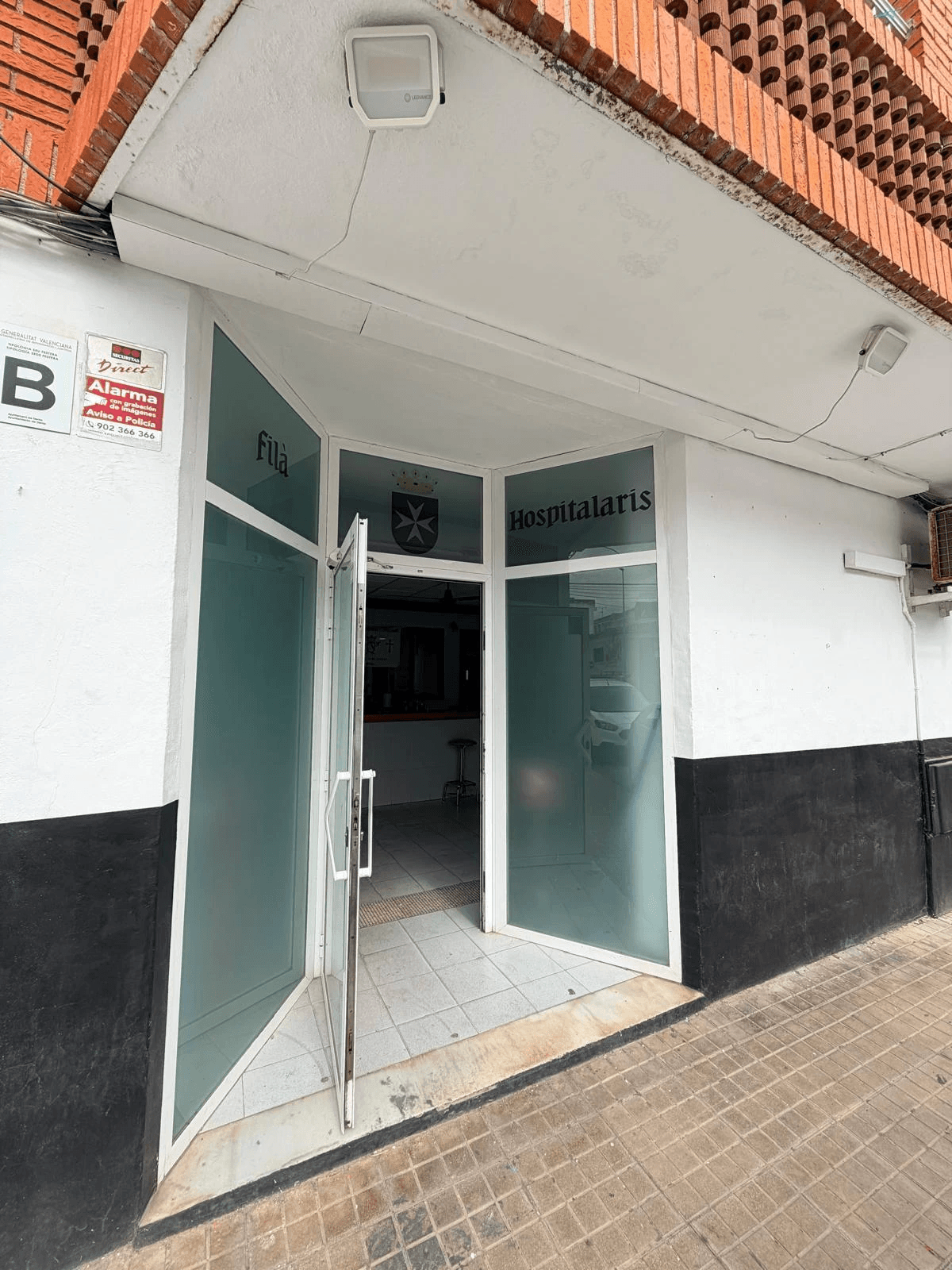 Amplia Casa de Pueblo en el Corazón de Denia - Ideal para Familias o Inversores