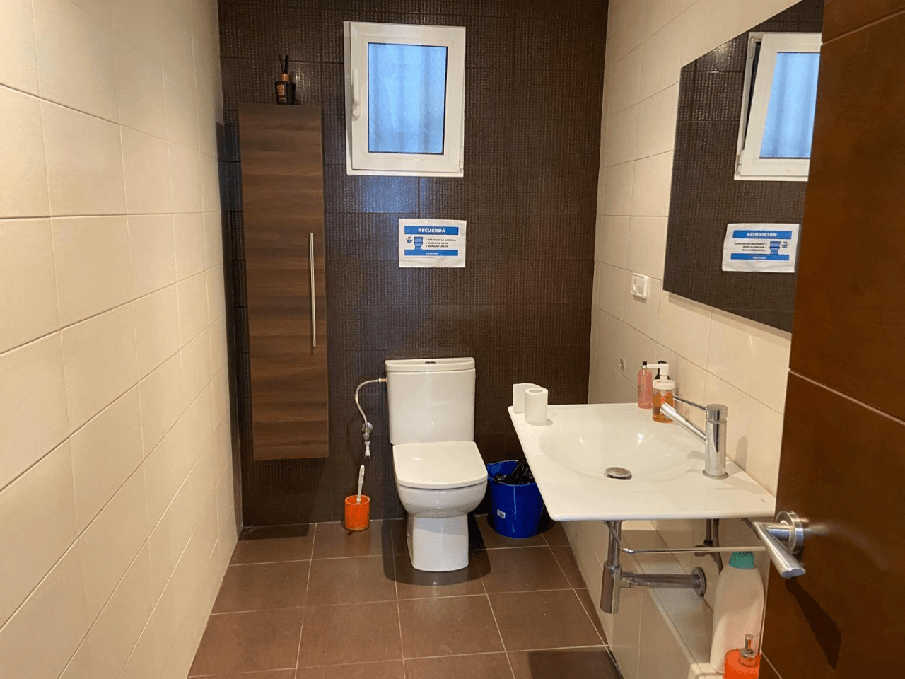 Oficinas elegantes en pleno centro de Albaida – Disponibles en venta o alquiler