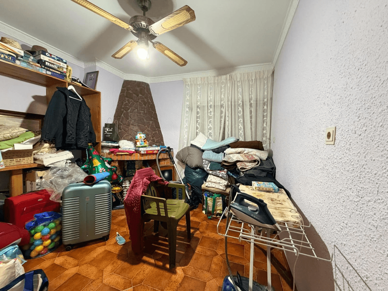 Amplia Casa de Pueblo en el Corazón de Denia - Ideal para Familias o Inversores
