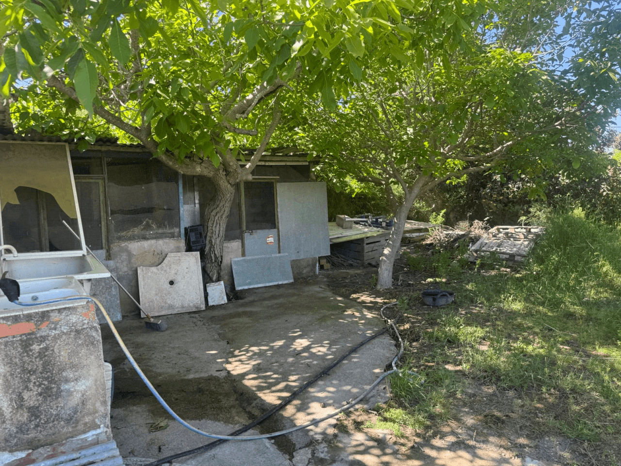 Casa de campo en Albaida con piscina y amplio terreno en venta