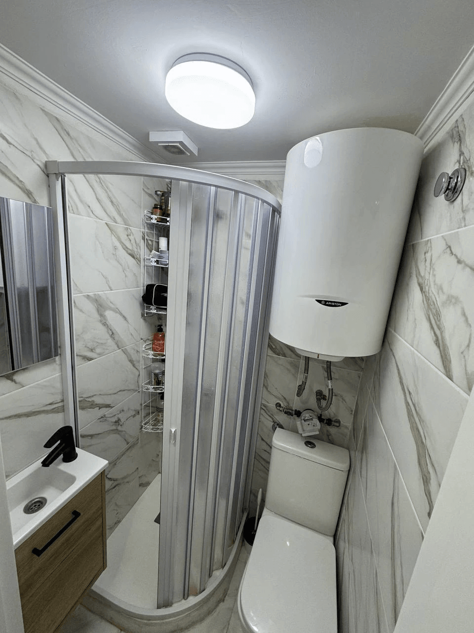 Piso reformado de 5 habitaciones en Xirivella en venta.