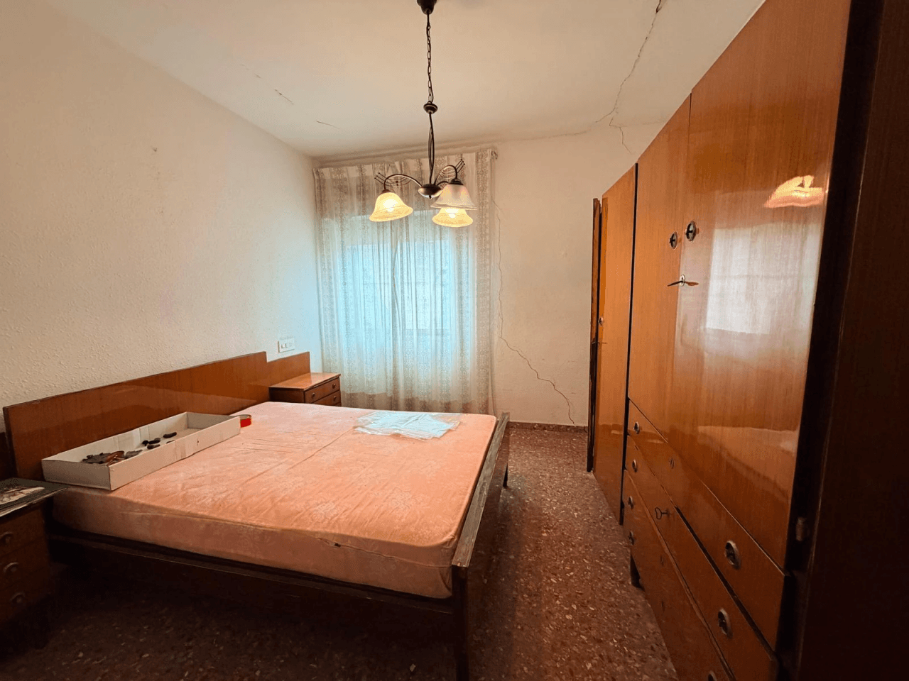 VIVIENDA LUMINOSA CON TERRAZA PRIVADA Y ALTO POTENCIAL EN ALBAIDA (VALENCIA)