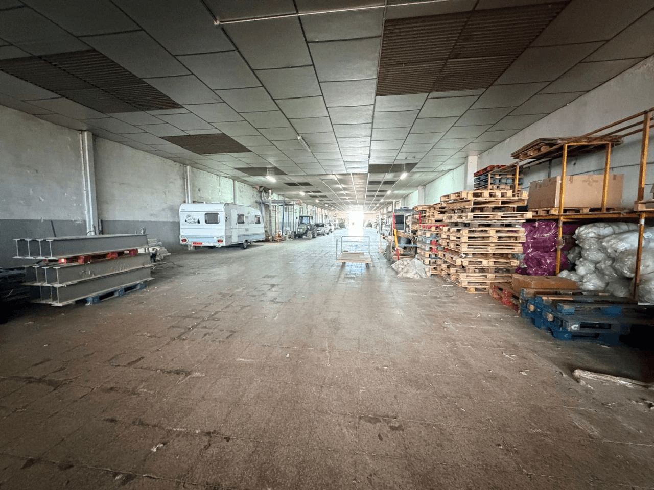 NAVE INDUSTRIAL CON GRAN POTENCIAL EN POLÍGONO DE FONTANARS DEL ALFORINS (VALENCIA)
