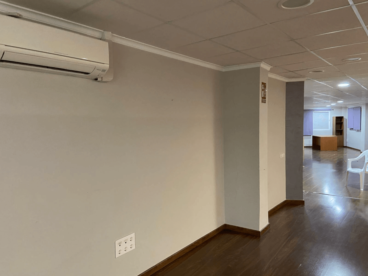 Oficinas elegantes en pleno centro de Albaida – Disponibles en venta o alquiler