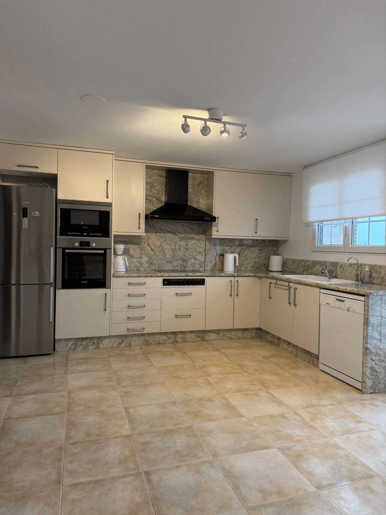Fantástico Piso en Alquiler - Ideal para Profesionales en Albaida (A partir de abril)
