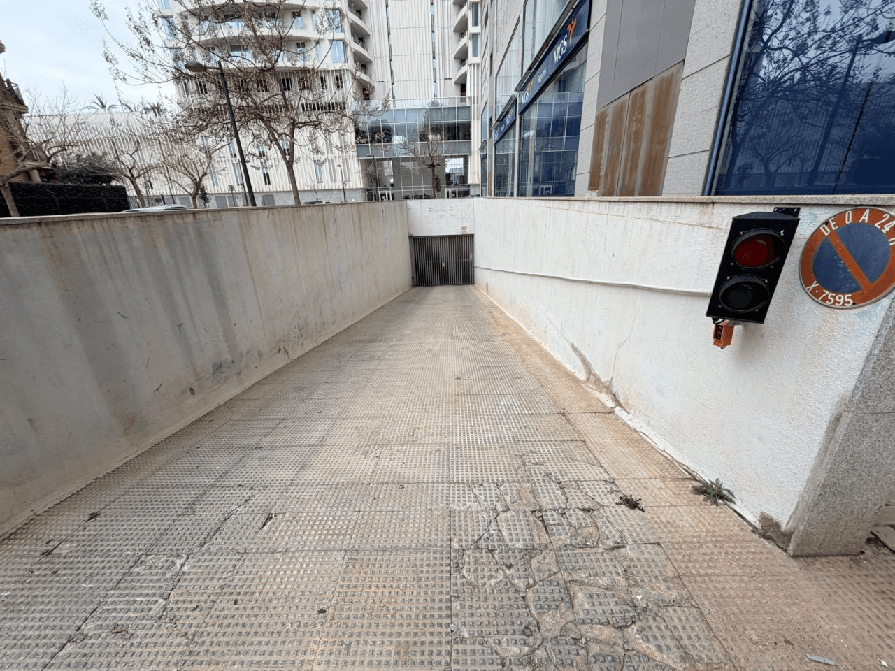 Venta Plaza de Garage en AV Cortes Valencianas-Valencia