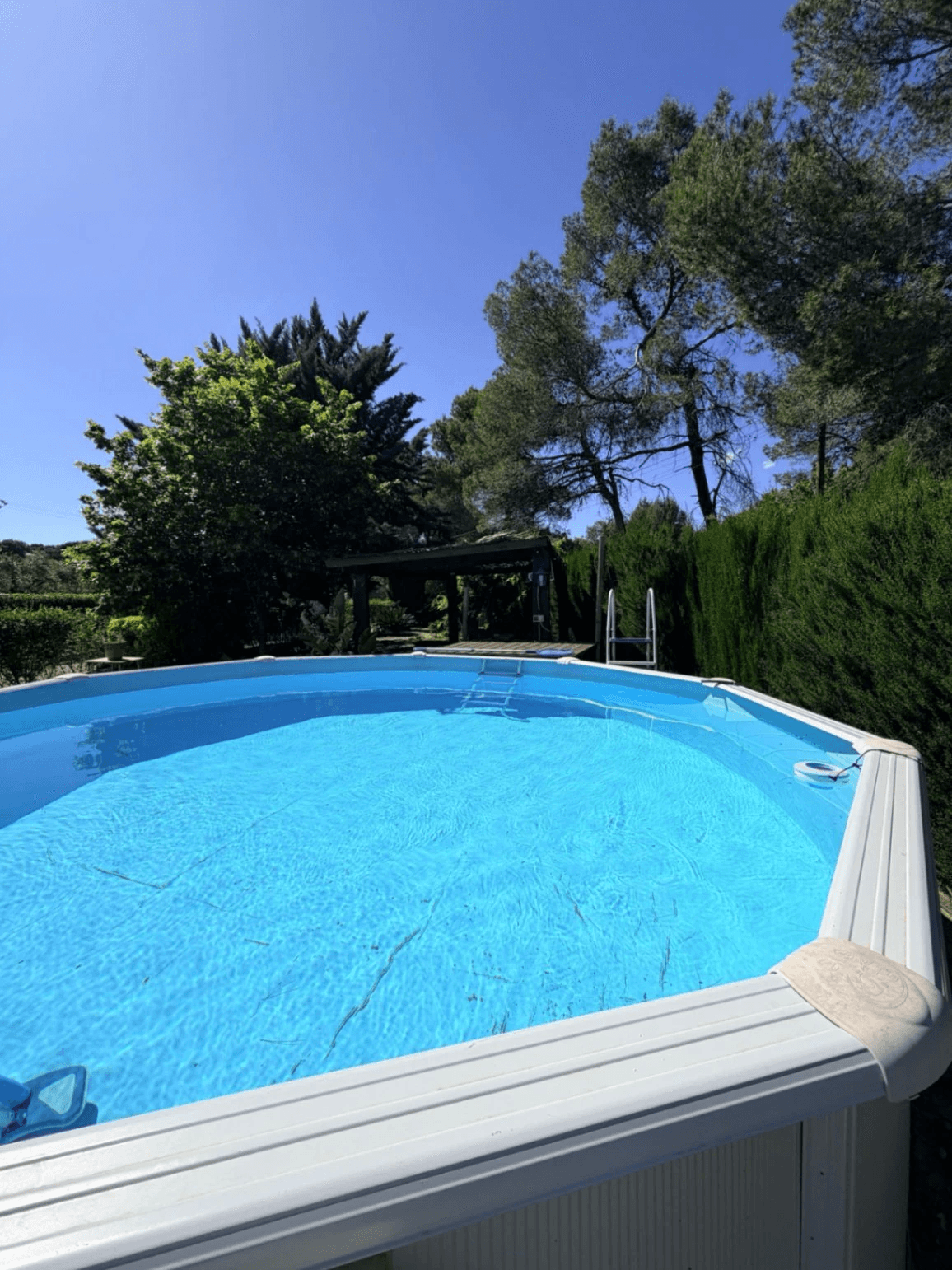 Chalet reformado en venta con piscina y jardín en Ontinyent