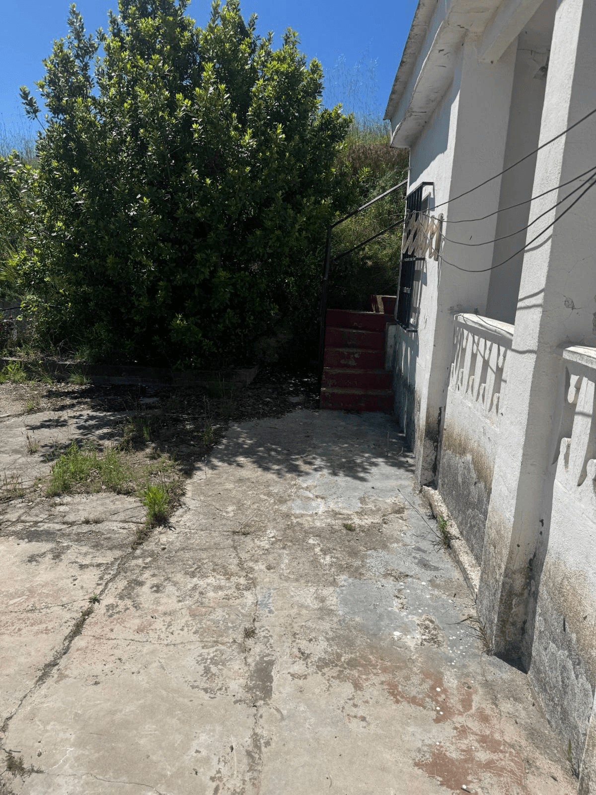 Casa de campo en Albaida con piscina y amplio terreno en venta