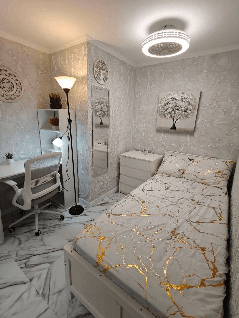 Piso reformado de 5 habitaciones en Xirivella en venta.