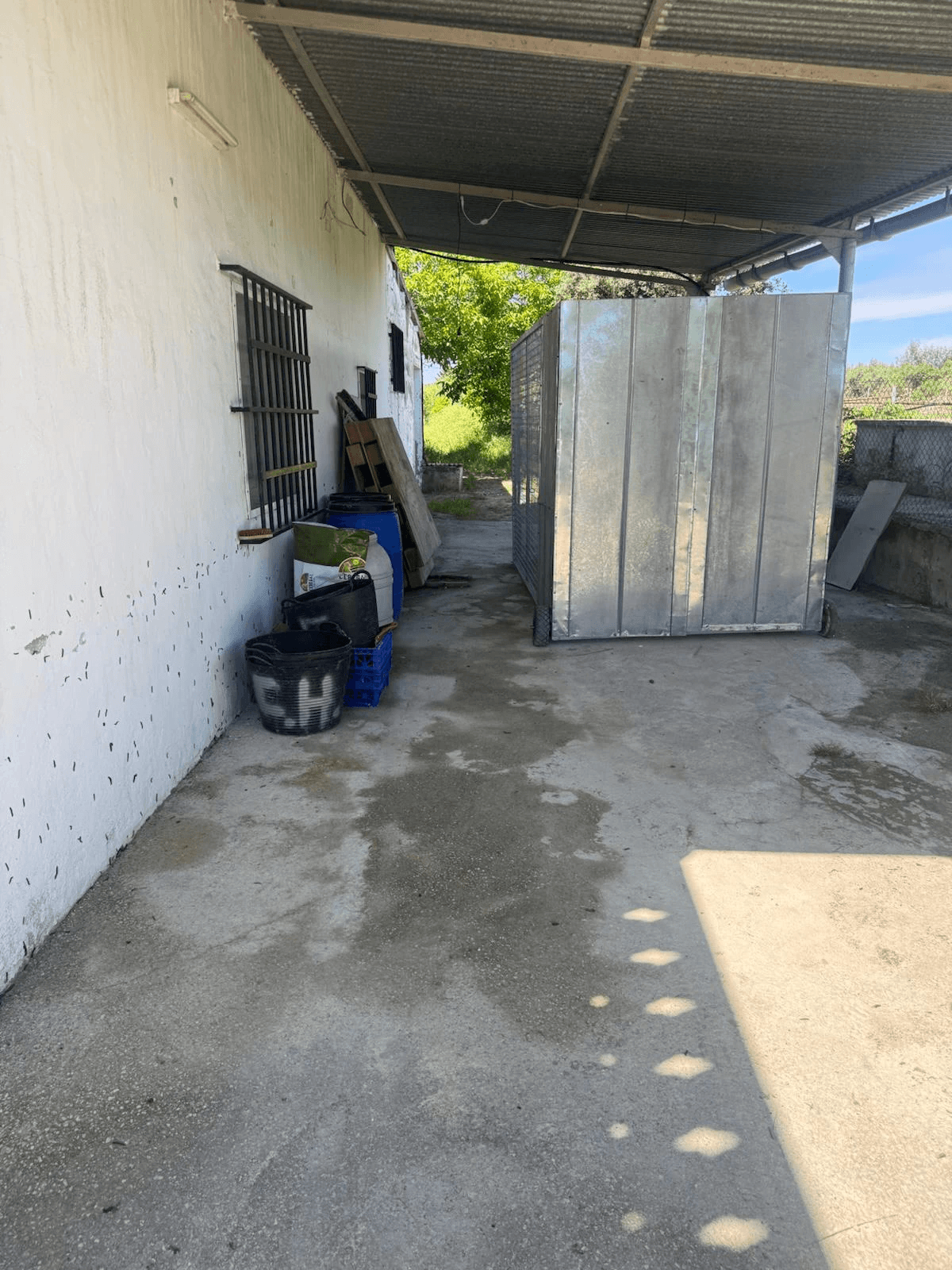 Casa de campo en Albaida con piscina y amplio terreno en venta