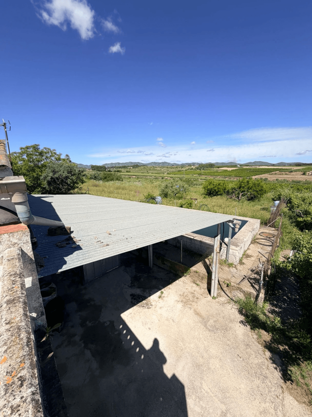 Casa de campo en Albaida con piscina y amplio terreno en venta