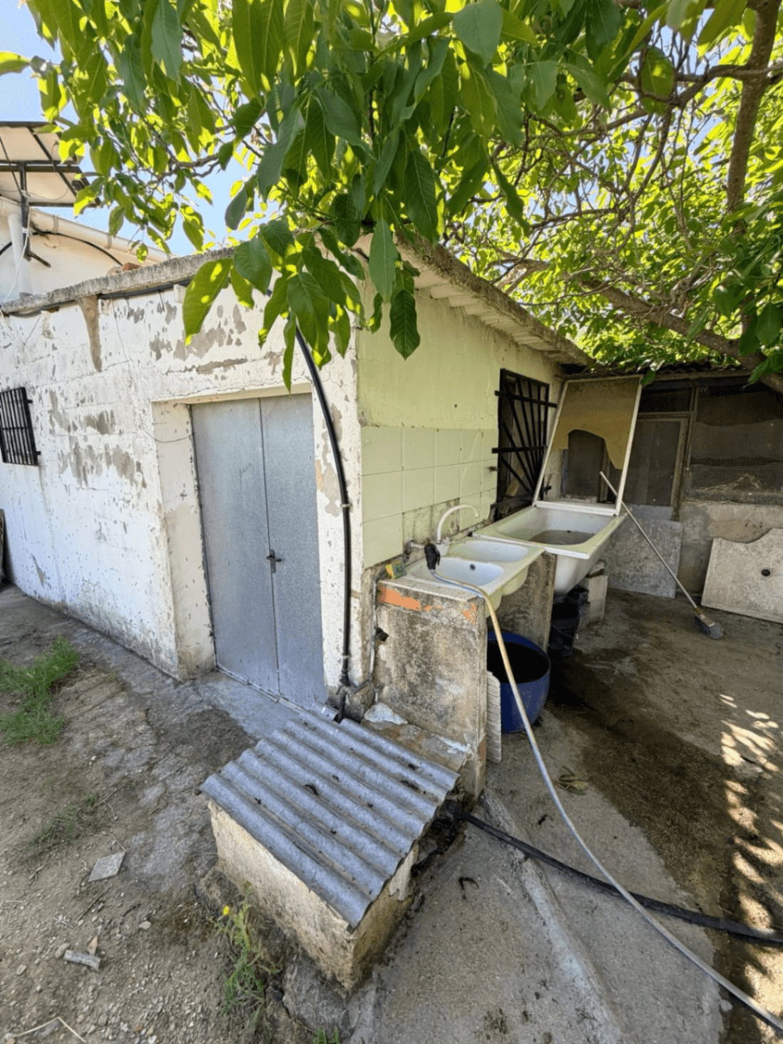 Casa de campo en Albaida con piscina y amplio terreno en venta