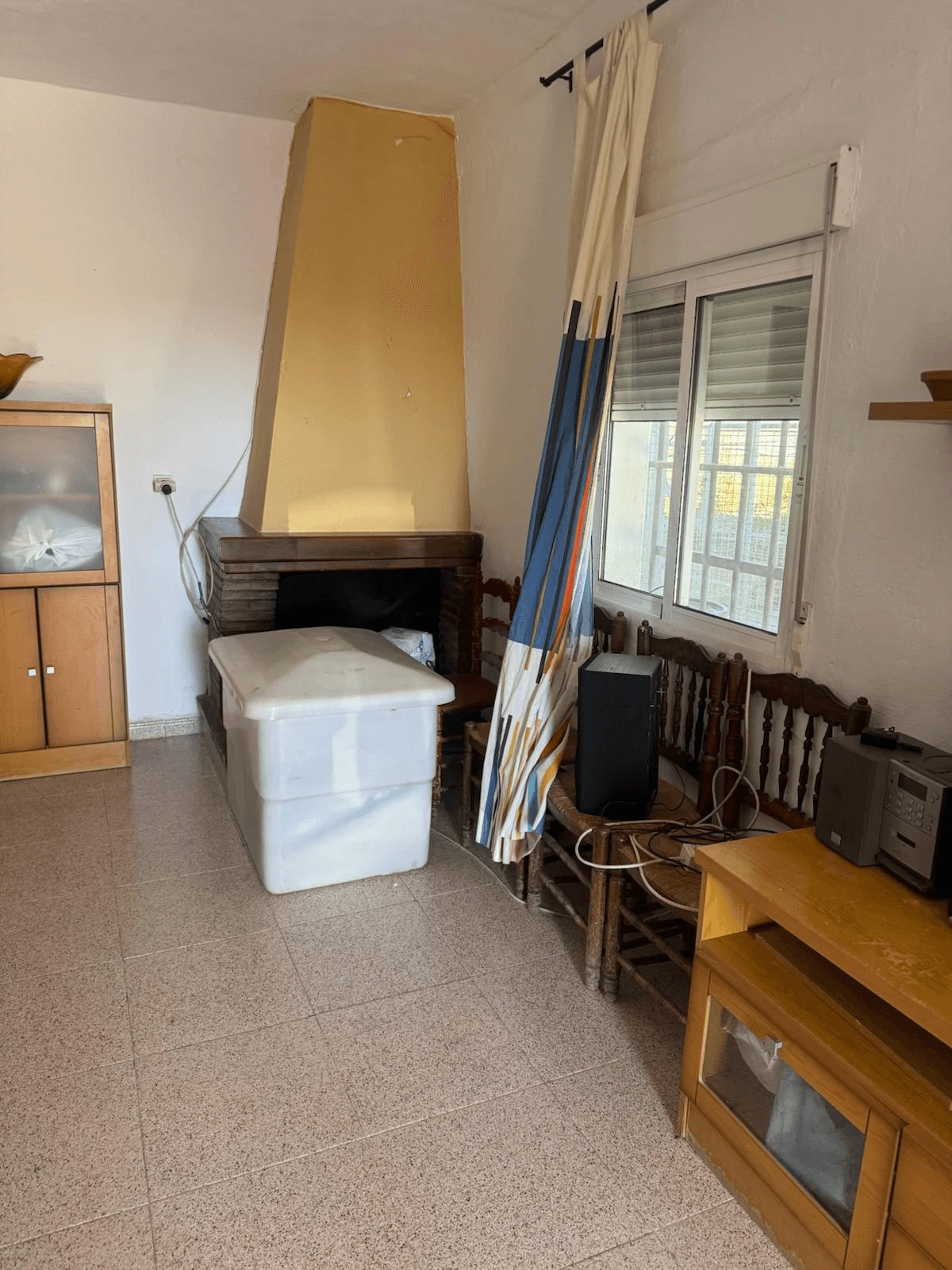 Casa de campo en Albaida con piscina y amplio terreno en venta