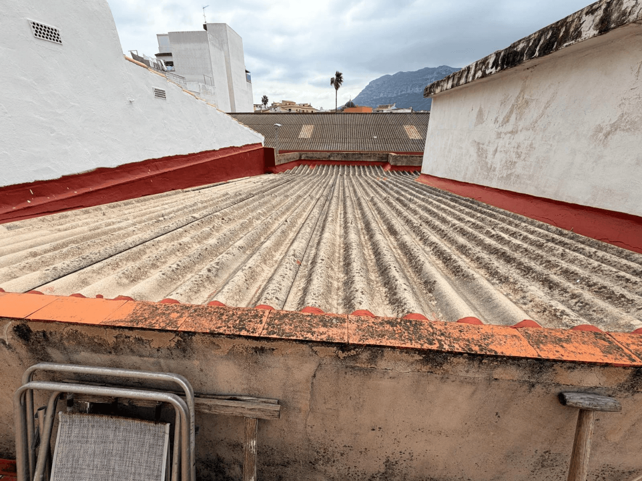 Amplia Casa de Pueblo en el Corazón de Denia - Ideal para Familias o Inversores