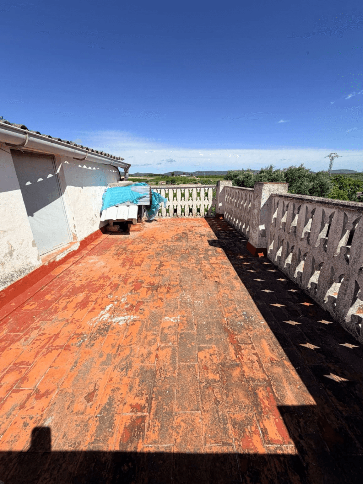 Casa de campo en Albaida con piscina y amplio terreno en venta
