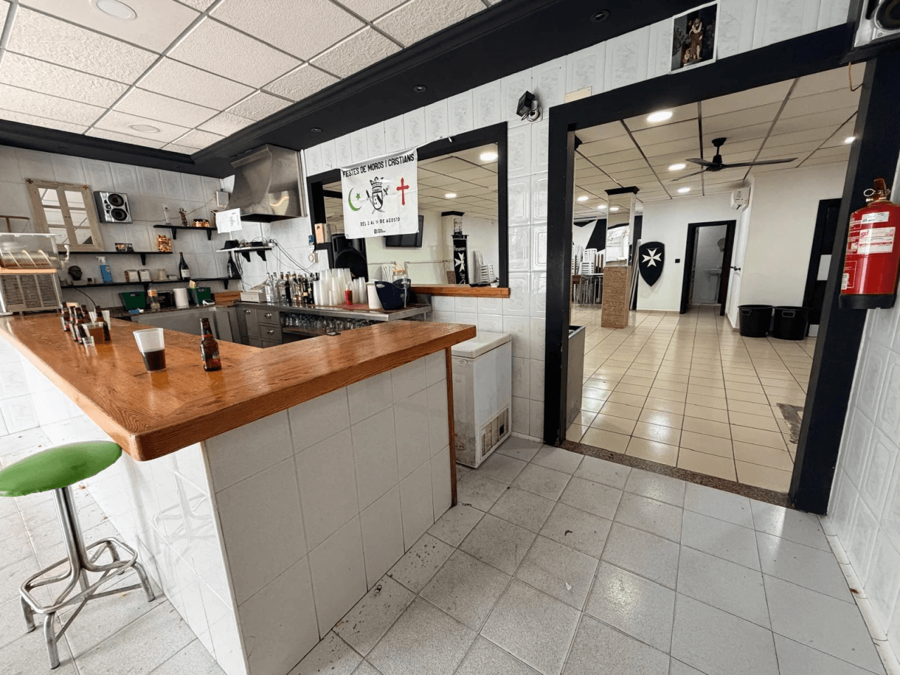 Amplia Casa de Pueblo en el Corazón de Denia - Ideal para Familias o Inversores