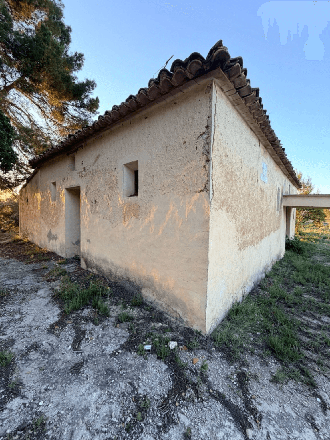 FINCA RÚSTICA CON MASÍA A REFORMAR | 35.000 m² | Vistas panorámicas