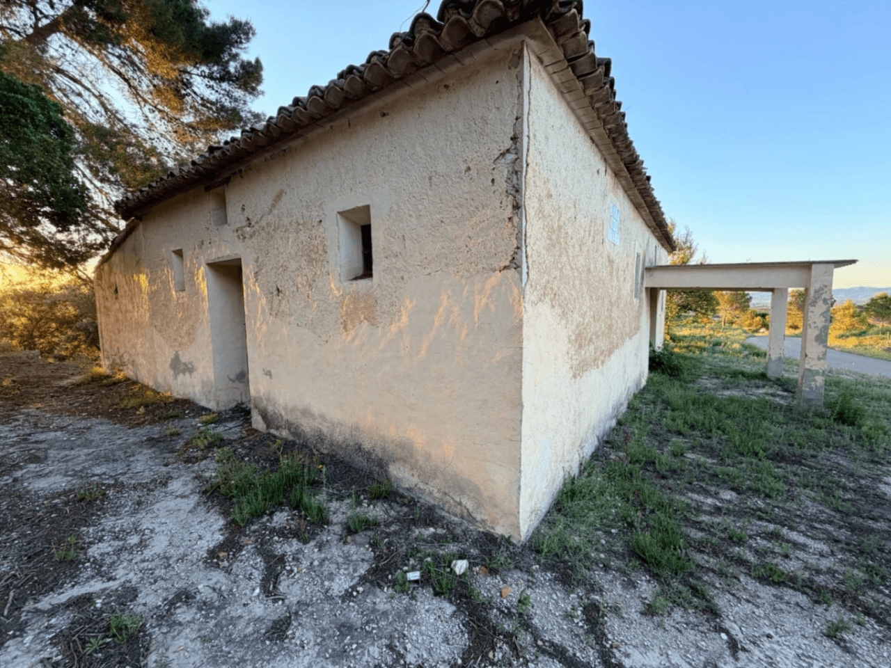 FINCA RÚSTICA CON MASÍA A REFORMAR | 35.000 m² | Vistas panorámicas