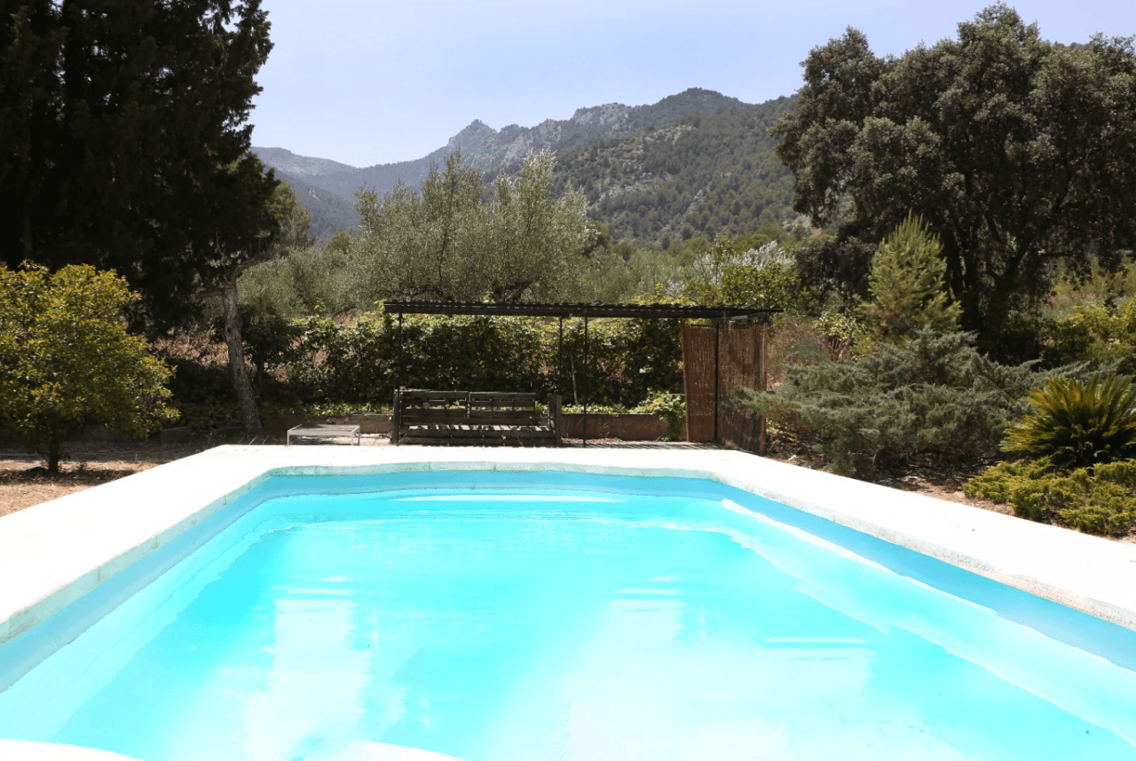 Chalet de lujo reformado con piscina y gran parcela en Muro de Alcoy