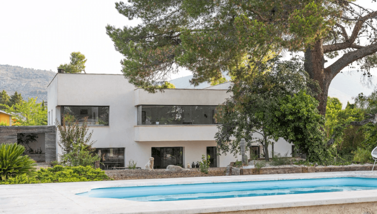 Chalet de lujo reformado con piscina y gran parcela en Muro de Alcoy