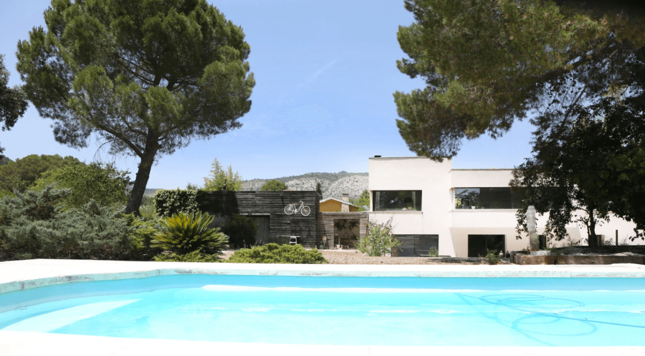 Chalet de lujo reformado con piscina y gran parcela en Muro de Alcoy