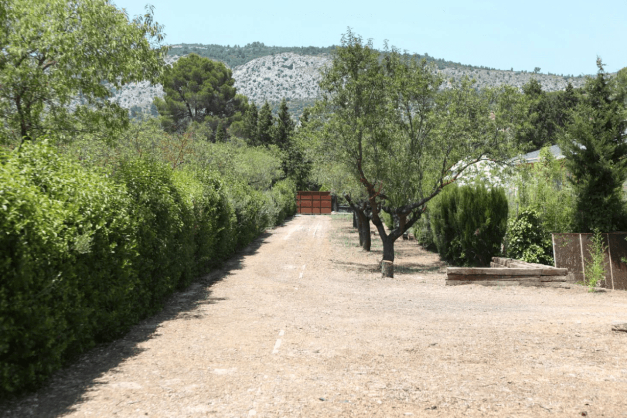 Chalet de lujo reformado con piscina y gran parcela en Muro de Alcoy