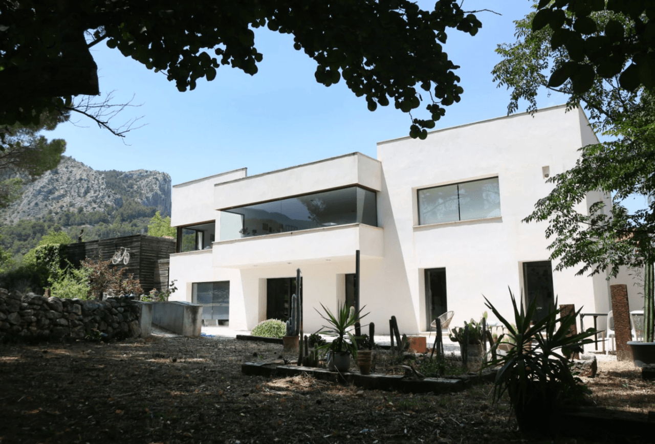 Chalet de lujo reformado con piscina y gran parcela en Muro de Alcoy
